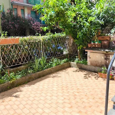 Casa Marechiaro Con Parcheggio Incluso E Giardino